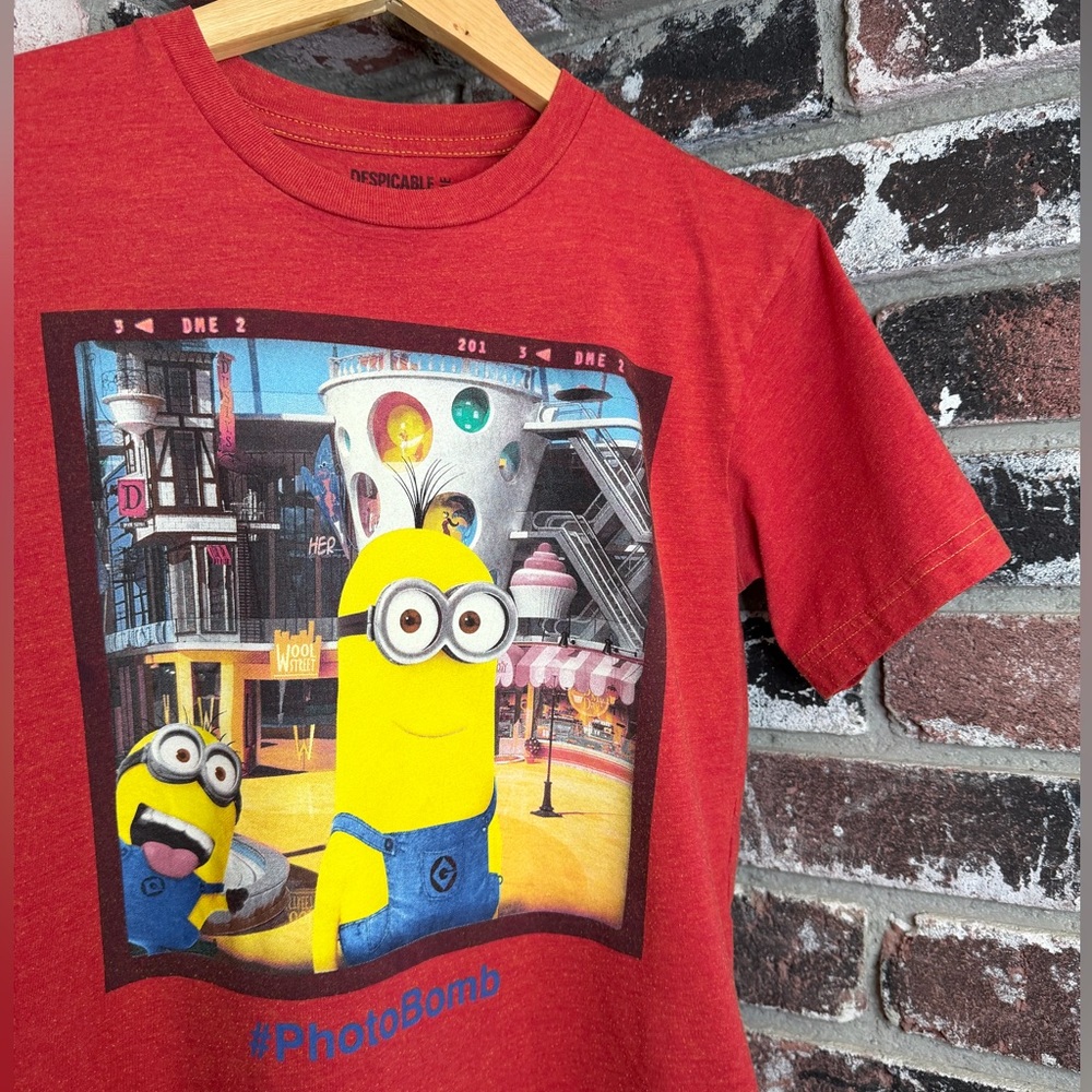 Universal Despicable Me Minions #PhotoBomb Graphic Tee